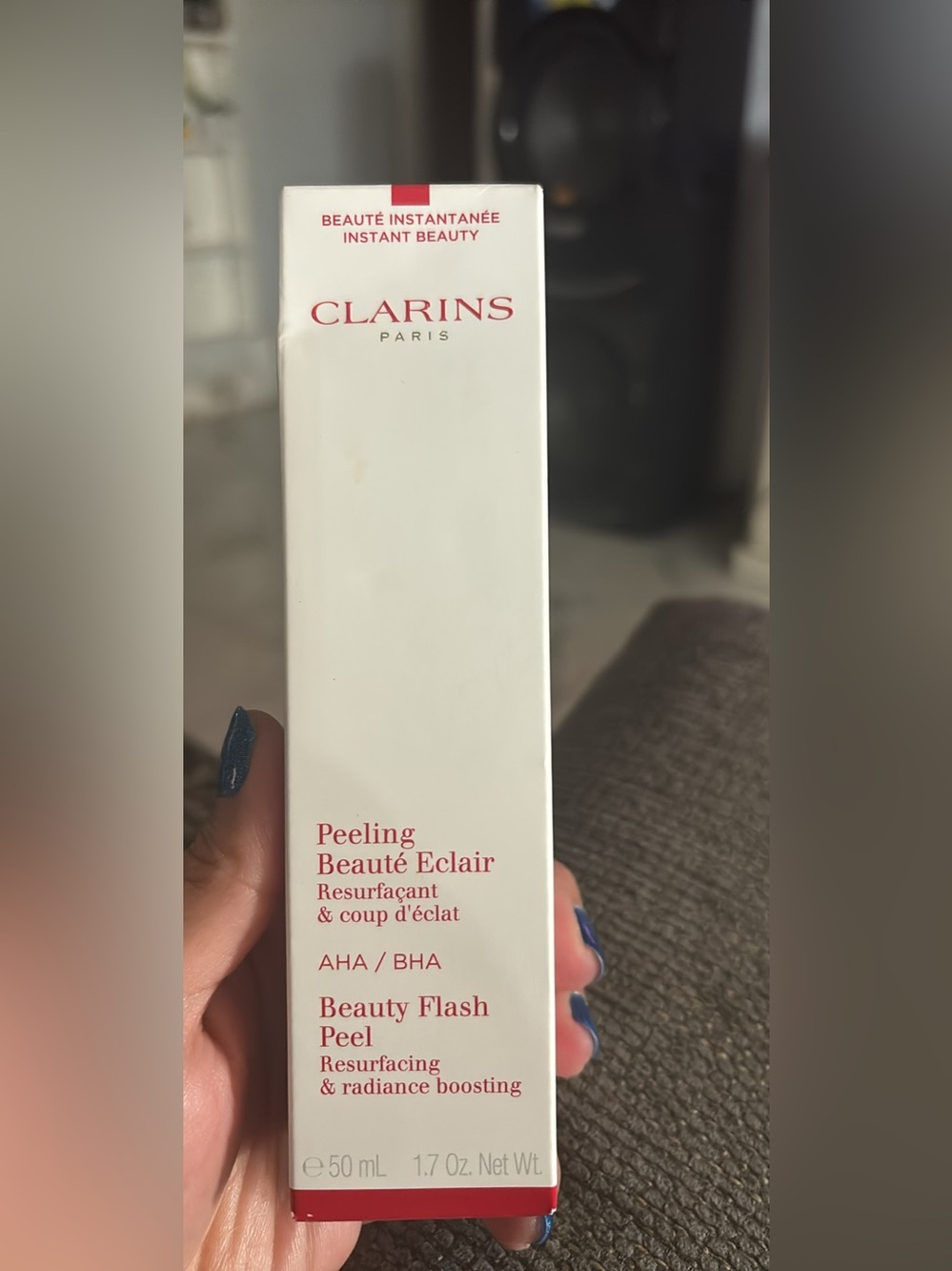 Clarins Beauty Flash Peeling - White with Red Logo